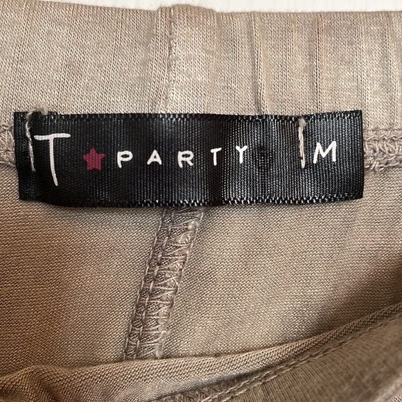 Rodeo Fringe skirt . T Party Fashion . Hi Lo . Worn once EUC . Taupe/ Black SZ M - Picture 4 of 5